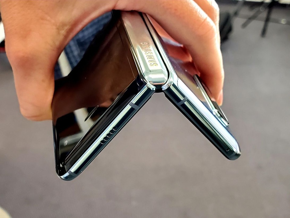 Samsung tung video giới thiệu những thay đổi của Galaxy Fold - 3 Samsung tung video giới thiệu những thay đổi của Galaxy Fold - 3