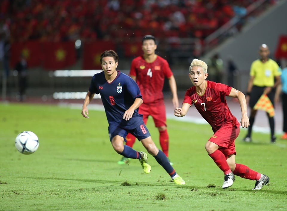 Đội tuyển Việt Nam hay Thái Lan là đội bóng chơi thô bạo? - 2 Đội tuyển Việt Nam hay Thái Lan là đội bóng chơi thô bạo? - 2