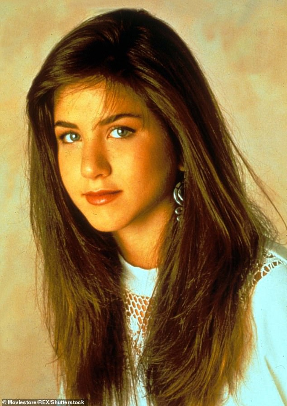 “Vợ cũ Brad Pitt” - Jennifer Aniston: Trẻ đẹp ở tuổi 50, tự tin “độc thân vui vẻ” - 1 “Vợ cũ Brad Pitt” - Jennifer Aniston: Trẻ đẹp ở tuổi 50, tự tin “độc thân vui vẻ” - 1