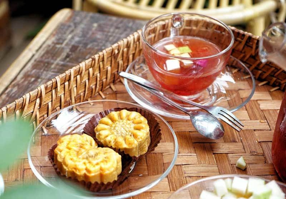 Cafe lạ Hà Nội, bà chủ tự làm 2.000 bánh trung thu tặng khách - 3 Cafe lạ Hà Nội, bà chủ tự làm 2.000 bánh trung thu tặng khách - 3