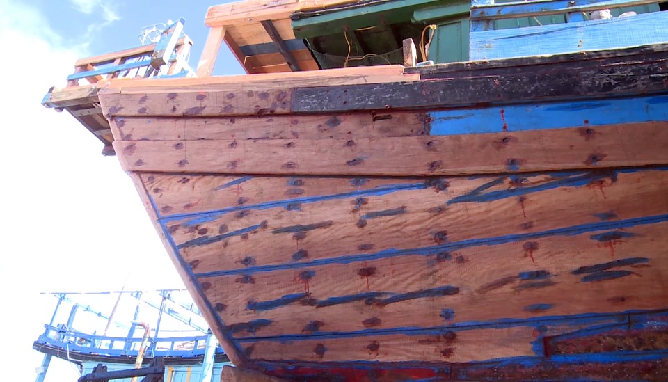 Phú Yên: Nhiều rủi ro khi ngư dân tự cải hoán, nối tàu cá dài trên 15m - 4 Phú Yên: Nhiều rủi ro khi ngư dân tự cải hoán, nối tàu cá dài trên 15m - 4