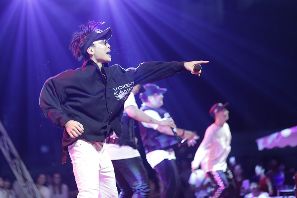 ĐH Hà Nội thăng hoa cảm xúc trong đêm nhạc chào đón tân sinh viên - 1