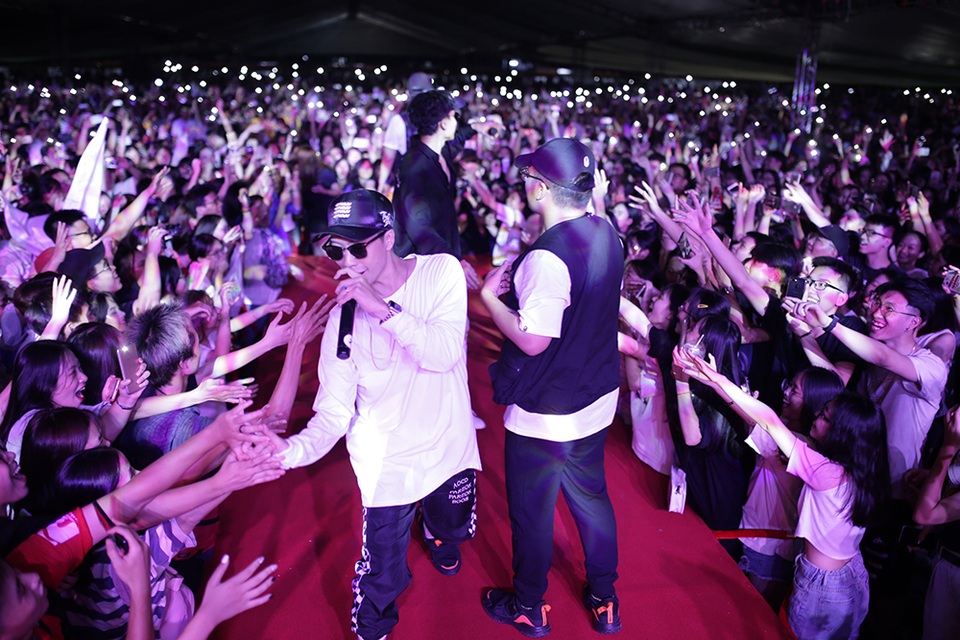 ĐH Hà Nội thăng hoa cảm xúc trong đêm nhạc chào đón tân sinh viên - 2