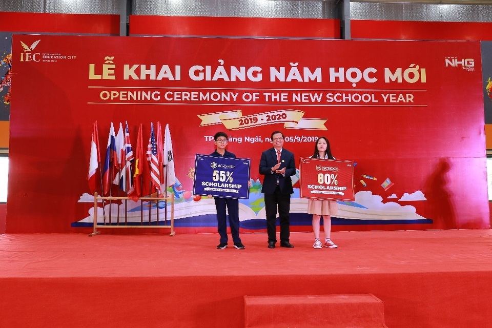 Gần 15.000 học sinh hệ thống giáo dục Nguyễn Hoàng cùng đón năm học mới 2019-2020 - 7 Gần 15.000 học sinh hệ thống giáo dục Nguyễn Hoàng cùng đón năm học mới 2019-2020 - 7