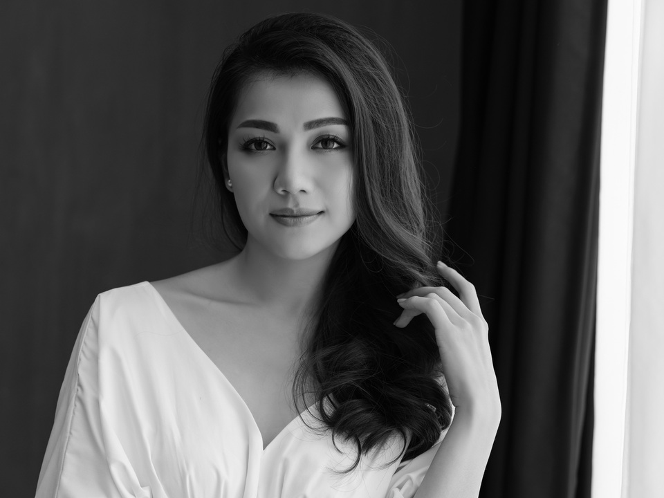 Thái Nhiên Phương đẹp thanh lịch trong bộ ảnh đen trắng - 4 Thái Nhiên Phương đẹp thanh lịch trong bộ ảnh đen trắng - 4