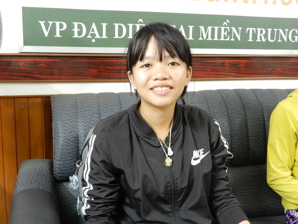Bạn đọc Dân trí giúp đỡ người đàn bất hạnh quyết tâm nuôi con vào đại học - 2 Bạn đọc Dân trí giúp đỡ người đàn bất hạnh quyết tâm nuôi con vào đại học - 2