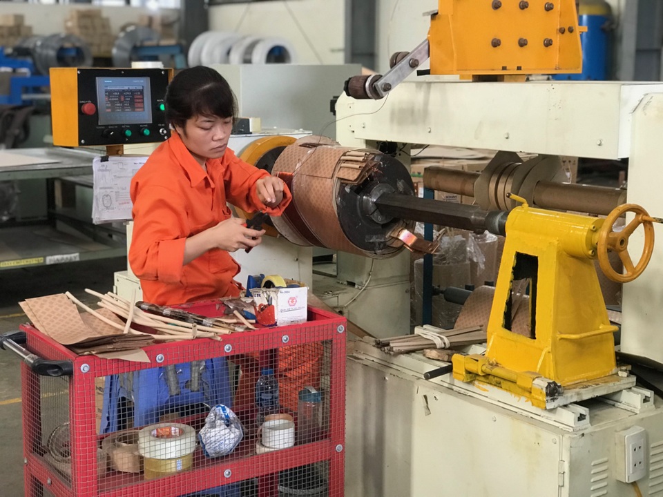 VCCI: Cân nhắc loại bỏ giá xăng, giá điện khỏi danh mục bí mật Nhà nước ngành Công Thương - 1 VCCI: Cân nhắc loại bỏ giá xăng, giá điện khỏi danh mục bí mật Nhà nước ngành Công Thương - 1