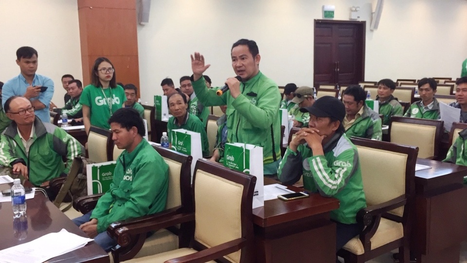 Tài xế Grab phản ứng vì bị thu thuế khi cày hơn 100 triệu đồng/năm - 2 Tài xế Grab phản ứng vì bị thu thuế khi cày hơn 100 triệu đồng/năm - 2