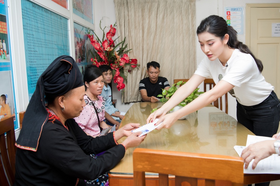 Huyền My thoáng buồn trải lòng về scandal bị chụp lén dậy sóng 2 ngày qua - 3 Huyền My thoáng buồn trải lòng về scandal bị chụp lén dậy sóng 2 ngày qua - 3