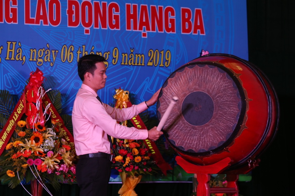Quảng Trị: Trường THPT Lê Lợi đón nhận Huân chương Lao động hạng Ba - 2 Quảng Trị: Trường THPT Lê Lợi đón nhận Huân chương Lao động hạng Ba - 2