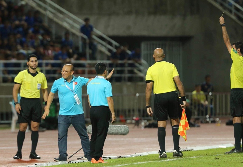 HLV Park Hang Seo chia sẻ bất ngờ về chiếc thẻ vàng ở trận gặp Thái Lan - 1 HLV Park Hang Seo chia sẻ bất ngờ về chiếc thẻ vàng ở trận gặp Thái Lan - 1