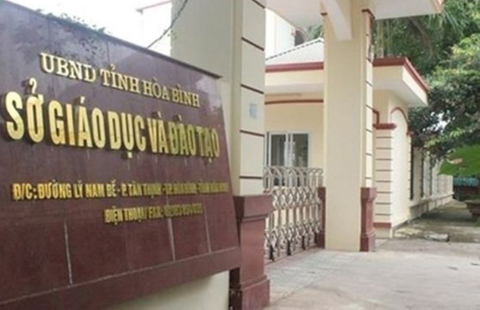 Những cán bộ nào ở Hòa Bình bị kỷ luật vì có con được nâng điểm thi? - 1 Những cán bộ nào ở Hòa Bình bị kỷ luật vì có con được nâng điểm thi? - 1