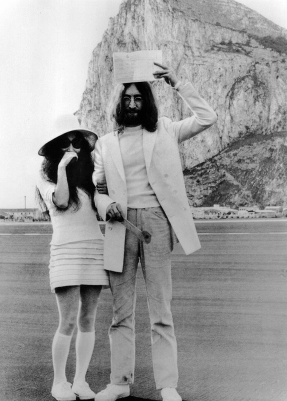 Ngắm lại ảnh cưới cực độc của các sao nổi tiếng - 9