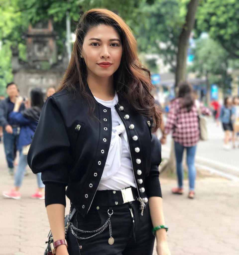 BTV Ngọc Trinh lên tiếng trước tin đồn sở hữu nhiều siêu xe - 5 BTV Ngọc Trinh lên tiếng trước tin đồn sở hữu nhiều siêu xe - 5
