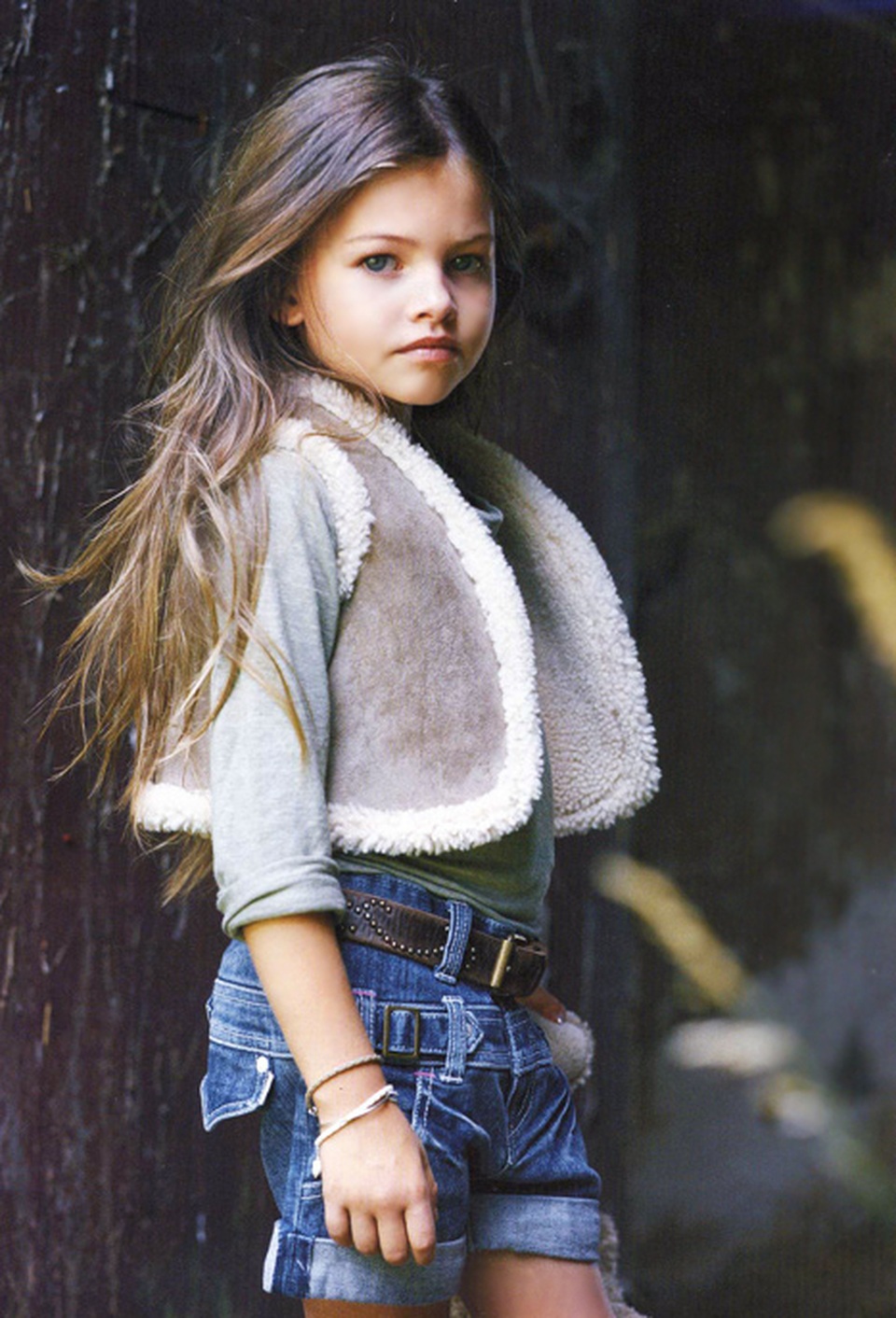 Cô bé đẹp nhất thế giới Thylane Blondeau tình tứ hôn bạn trai - 6
