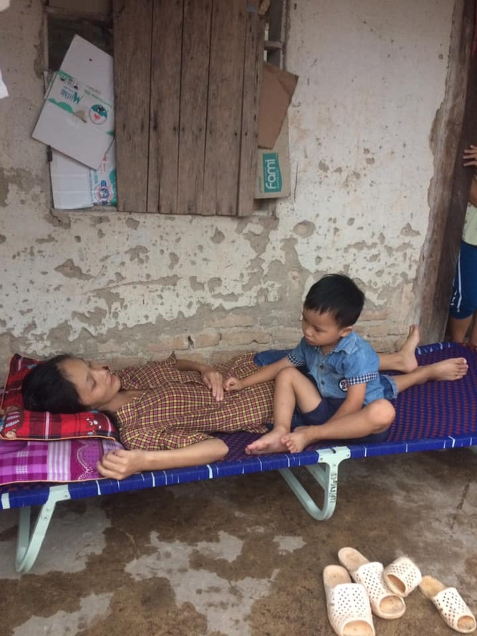 Người phụ nữ khắc khổ cùng lúc chịu cảnh chồng con cận kề cái chết! - 5