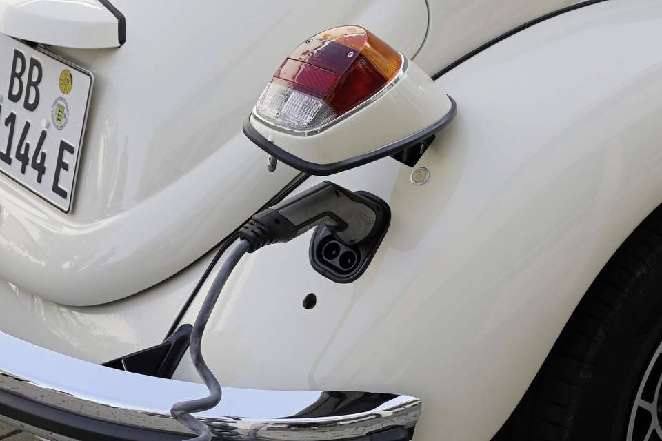 “Bọ cánh cứng” Beetle tái xuất dưới dạng xe chạy điện - 16 “Bọ cánh cứng” Beetle tái xuất dưới dạng xe chạy điện - 16