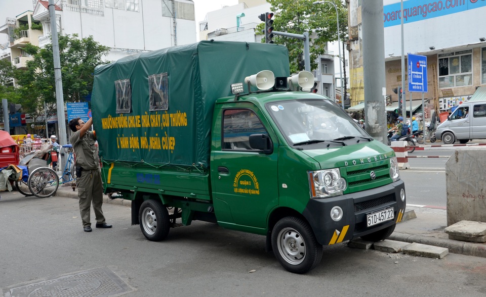 Ban bảo vệ dân phố duy nhất ở Sài Gòn được trang bị áo giáp chống đạn - 5 Ban bảo vệ dân phố duy nhất ở Sài Gòn được trang bị áo giáp chống đạn - 5
