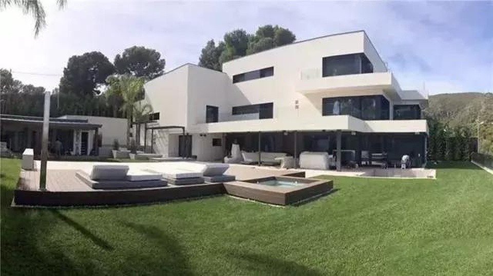 Bên trong biệt thự triệu đô của các siêu sao làng túc cầu - 5