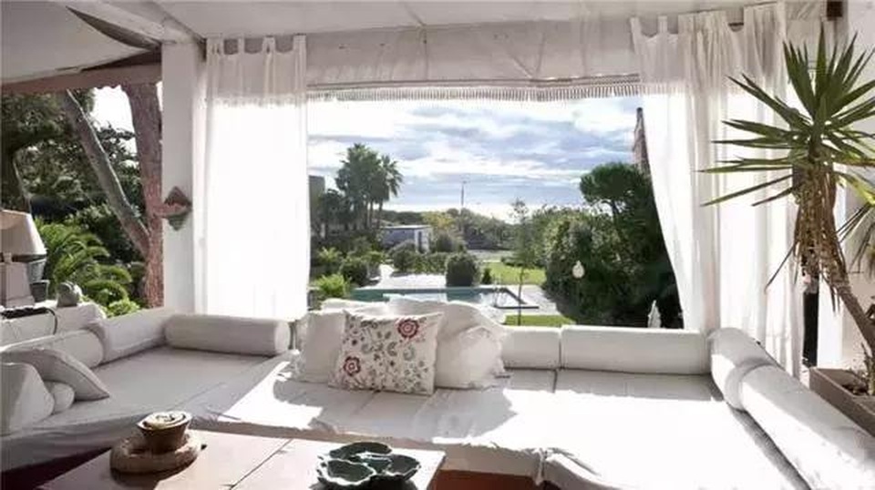 Bên trong biệt thự triệu đô của các siêu sao làng túc cầu - 7