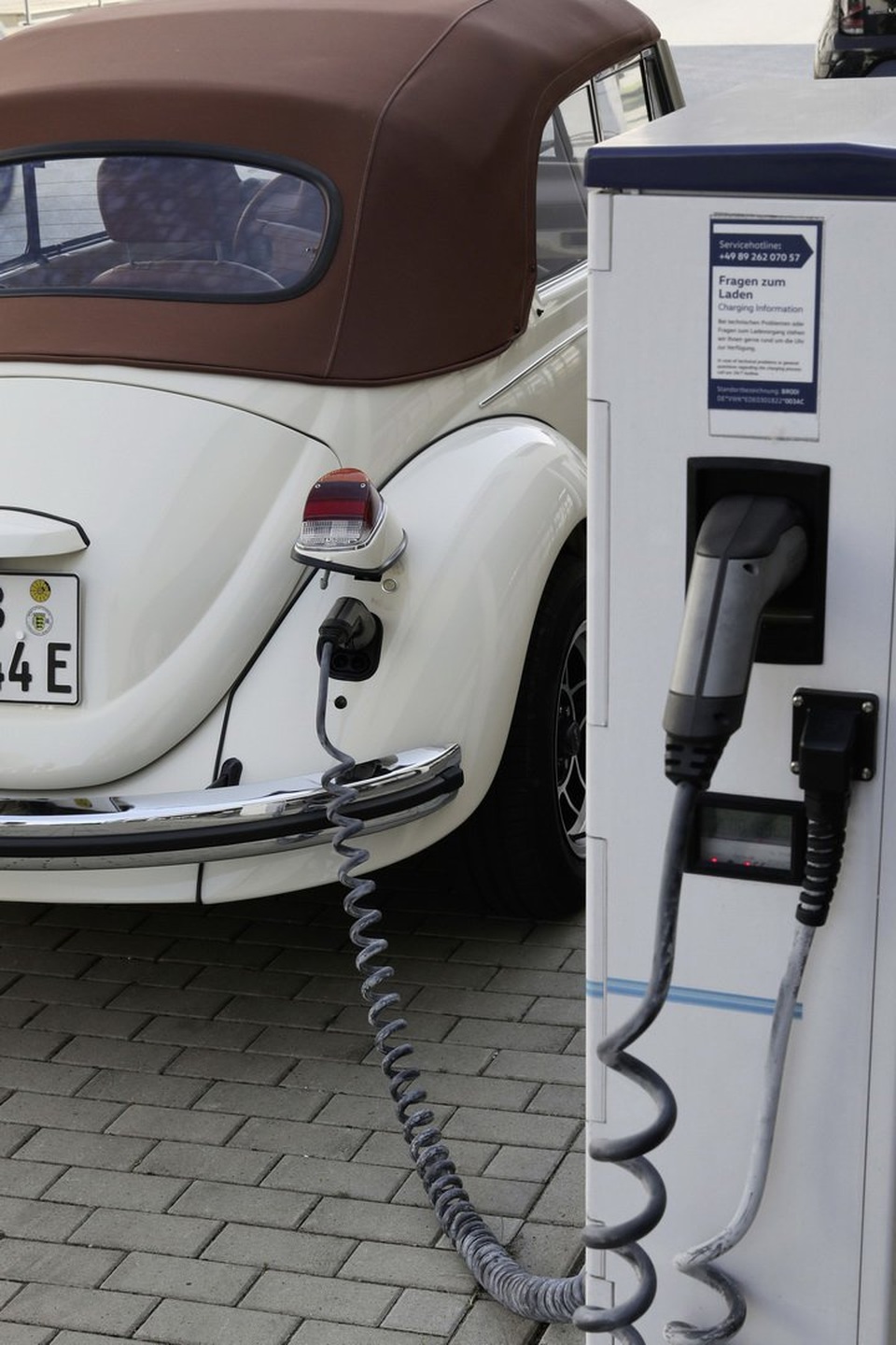 “Bọ cánh cứng” Beetle tái xuất dưới dạng xe chạy điện - 17 “Bọ cánh cứng” Beetle tái xuất dưới dạng xe chạy điện - 17