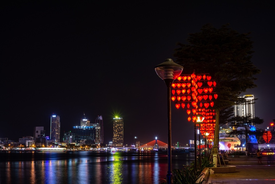 Khi nào Đà Nẵng mới có kinh tế ban đêm thực sự? - 1 Khi nào Đà Nẵng mới có kinh tế ban đêm thực sự? - 1