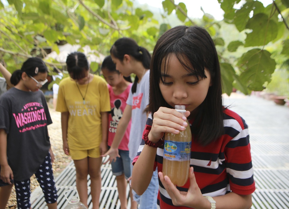 Học sinh phổ thông biến rác thải nhà bếp thành chất tẩy rửa sinh học - 3 Học sinh phổ thông biến rác thải nhà bếp thành chất tẩy rửa sinh học - 3