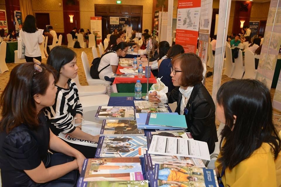 Tặng gói quà “khủng” 130 triệu đồng cho học sinh nộp hồ sơ du học Úc tại triển lãm Study World - 2