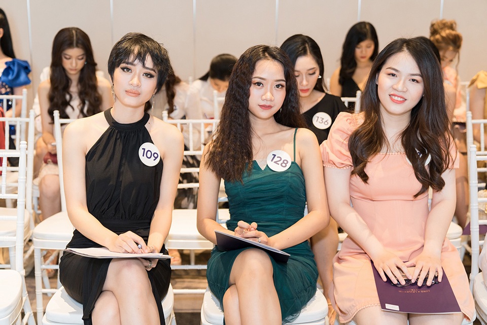 H’hen Niê tìm “người kế nhiệm” - 19 H’hen Niê tìm “người kế nhiệm” - 19