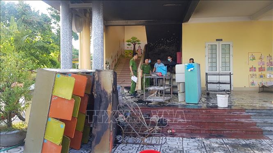 Cháy tại trường mầm non, hơn 100 học sinh được sơ tán an toàn - 2 Cháy tại trường mầm non, hơn 100 học sinh được sơ tán an toàn - 2