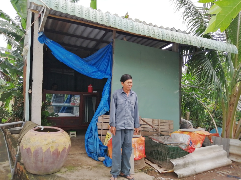Nghẹn ngào cảnh gà trống bệnh tật sống lay lắt nuôi con tật nguyền - 11 Nghẹn ngào cảnh gà trống bệnh tật sống lay lắt nuôi con tật nguyền - 11