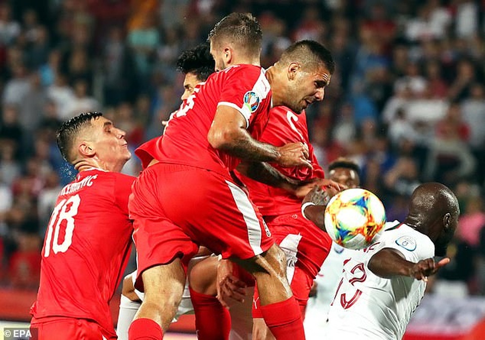 Serbia 2-4 Bồ Đào Nha: C.Ronaldo tỏa sáng - 3