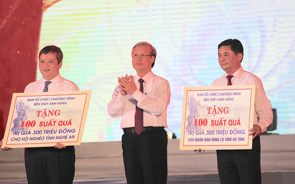 Ấn tượng chương trình nghệ thuật đặc biệt “Bến Thủy anh hùng” - 5 Ấn tượng chương trình nghệ thuật đặc biệt “Bến Thủy anh hùng” - 5