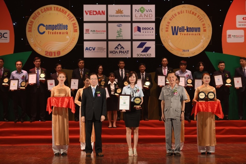 Thuốc ho Nam Dược vinh dự nhận giải thưởng nhãn hiệu nổi tiếng Việt Nam 2019 - 2 Thuốc ho Nam Dược vinh dự nhận giải thưởng nhãn hiệu nổi tiếng Việt Nam 2019 - 2