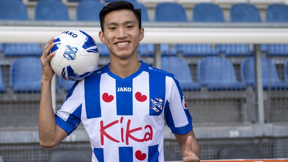 Văn Hậu lỡ dịp đối đầu với Ajax Amsterdam vì chậm visa - 1 Văn Hậu lỡ dịp đối đầu với Ajax Amsterdam vì chậm visa - 1