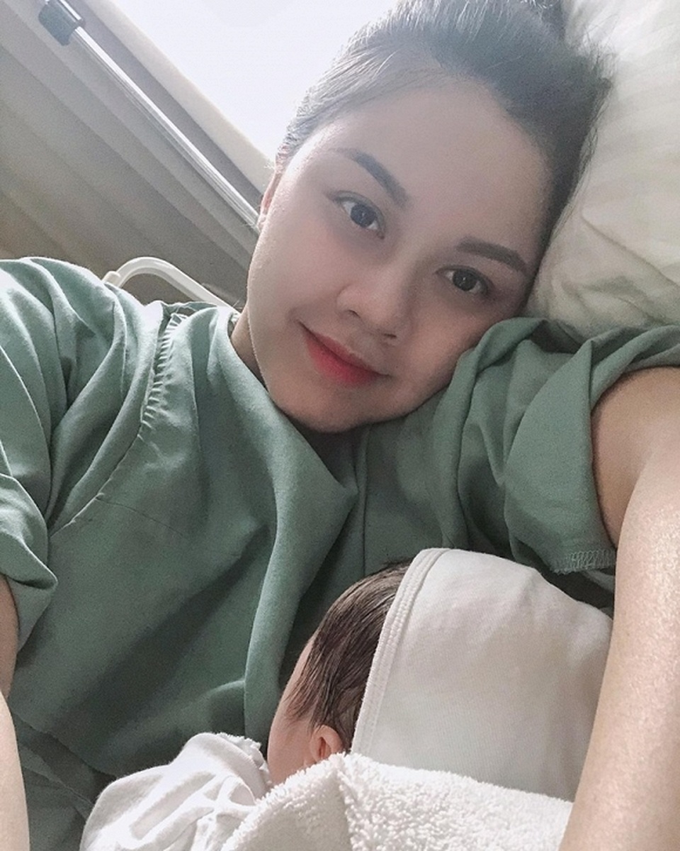 Hoa hậu Thân thiện Đậu Hồng Phúc bất ngờ khoe ảnh sinh con lần 2 - 5 Hoa hậu Thân thiện Đậu Hồng Phúc bất ngờ khoe ảnh sinh con lần 2 - 5