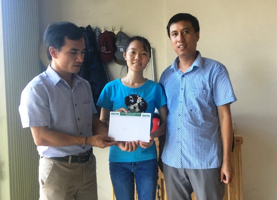 Thêm gần 55 triệu đồng đến với “Cô bé lọ lem” - 1 Thêm gần 55 triệu đồng đến với “Cô bé lọ lem” - 1