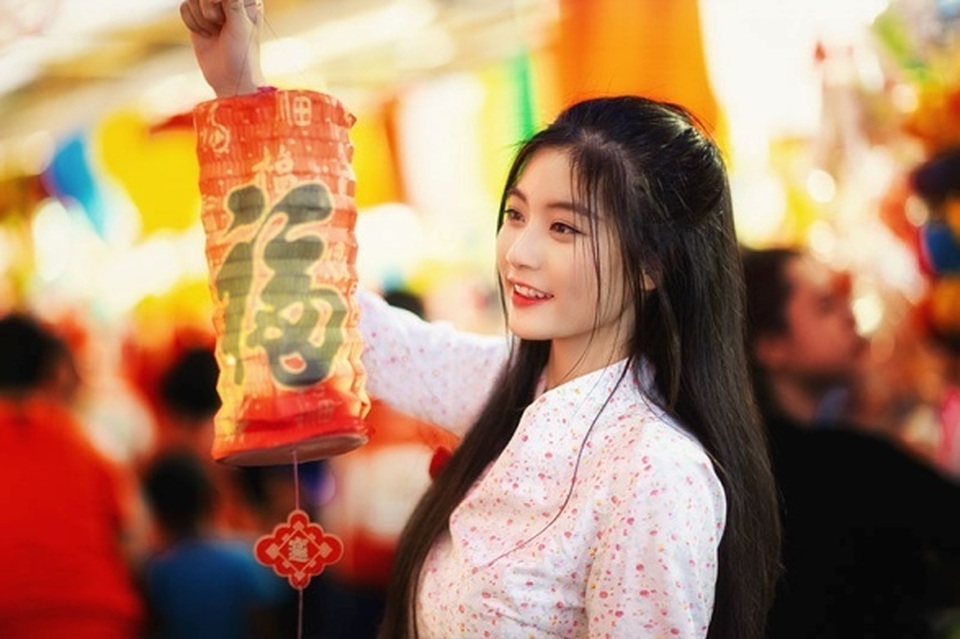 Miss Teen Nam Phương đẹp rạng ngời dạo phố mùa Trung thu - 6 Miss Teen Nam Phương đẹp rạng ngời dạo phố mùa Trung thu - 6