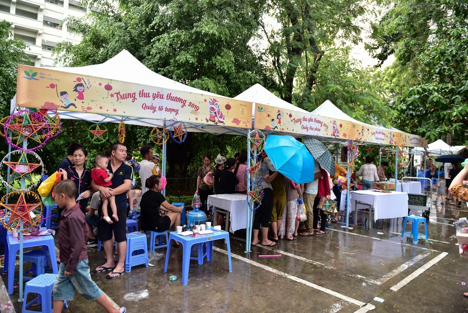 Bệnh nhi đón Trung thu sớm trong bệnh viện - 8 Bệnh nhi đón Trung thu sớm trong bệnh viện - 8