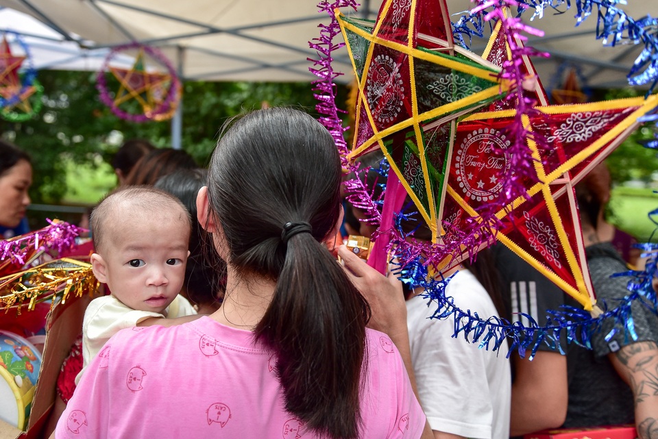 Bệnh nhi đón Trung thu sớm trong bệnh viện - 4 Bệnh nhi đón Trung thu sớm trong bệnh viện - 4