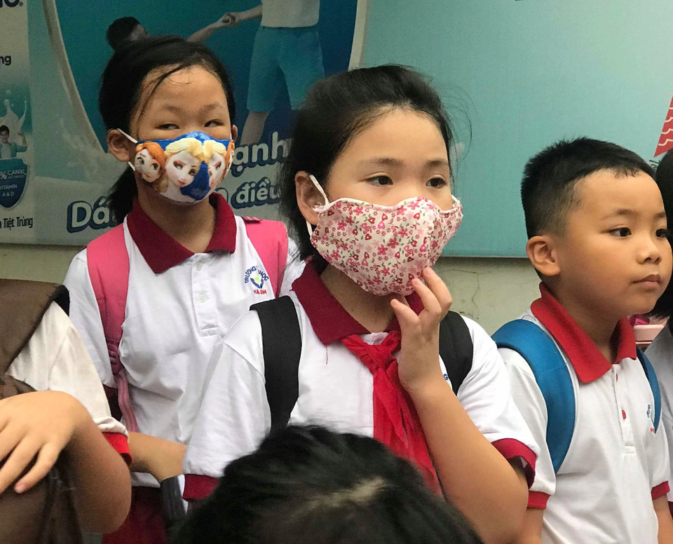 Vụ cháy Công ty bóng đèn phích nước Rạng Đông: Hơn 300 học sinh nghỉ học - 2 Vụ cháy Công ty bóng đèn phích nước Rạng Đông: Hơn 300 học sinh nghỉ học - 2