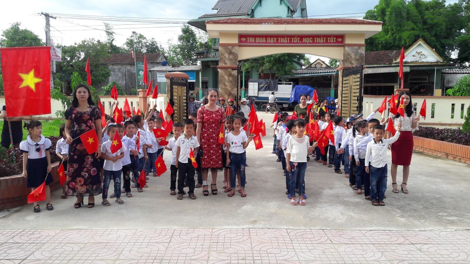 Hà Tĩnh: Nhiều trường học vùng lũ vẫn chưa thể khai giảng - 1 Hà Tĩnh: Nhiều trường học vùng lũ vẫn chưa thể khai giảng - 1