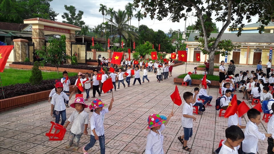 Hà Tĩnh: Nhiều trường học vùng lũ vẫn chưa thể khai giảng - 2 Hà Tĩnh: Nhiều trường học vùng lũ vẫn chưa thể khai giảng - 2