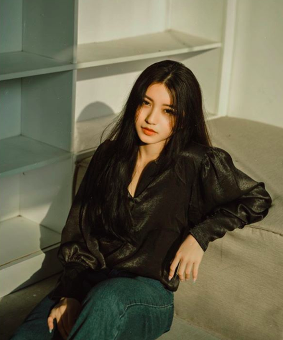 Hot girl Instagram gây chú ý với clip 19 giây thả dáng, khoe chân dài hút mắt - 3 Hot girl Instagram gây chú ý với clip 19 giây thả dáng, khoe chân dài hút mắt - 3