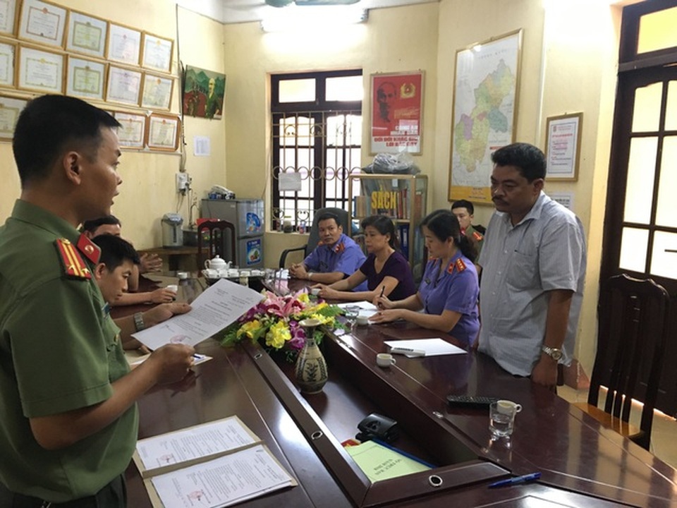 Xét xử công khai 5 bị can trong vụ gian lận điểm thi ở Hà Giang - 2 Xét xử công khai 5 bị can trong vụ gian lận điểm thi ở Hà Giang - 2