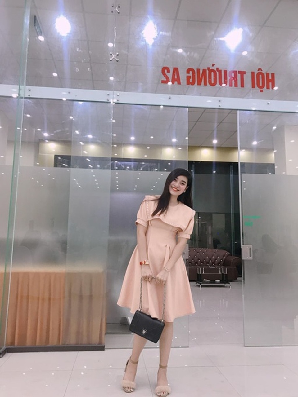 Cô giáo mầm non xứ Nghệ sở hữu nhan sắc ngọt ngào gây “sốt” mạng - 3 Cô giáo mầm non xứ Nghệ sở hữu nhan sắc ngọt ngào gây “sốt” mạng - 3
