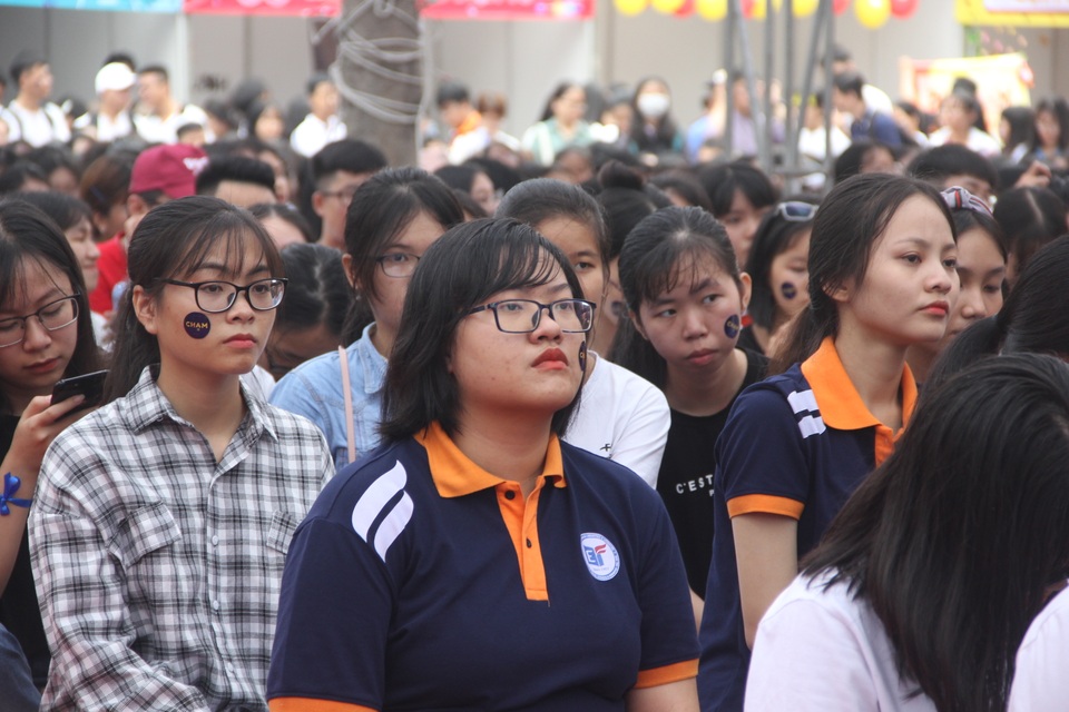 Ông Võ Văn Thưởng xúc động tri ân thầy cô khi về trường cũ dự khai giảng - 4 Ông Võ Văn Thưởng xúc động tri ân thầy cô khi về trường cũ dự khai giảng - 4