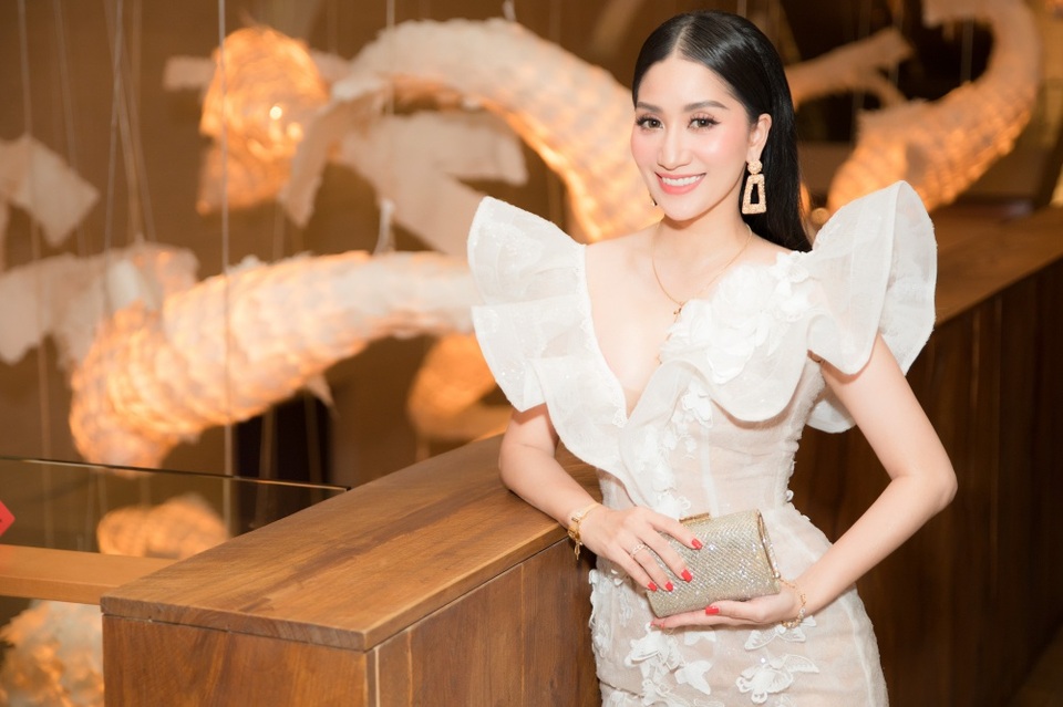 Vợ chồng Khánh Thi tình tứ dự đám cưới con gái đại gia Minh Nhựa - 11 Vợ chồng Khánh Thi tình tứ dự đám cưới con gái đại gia Minh Nhựa - 11
