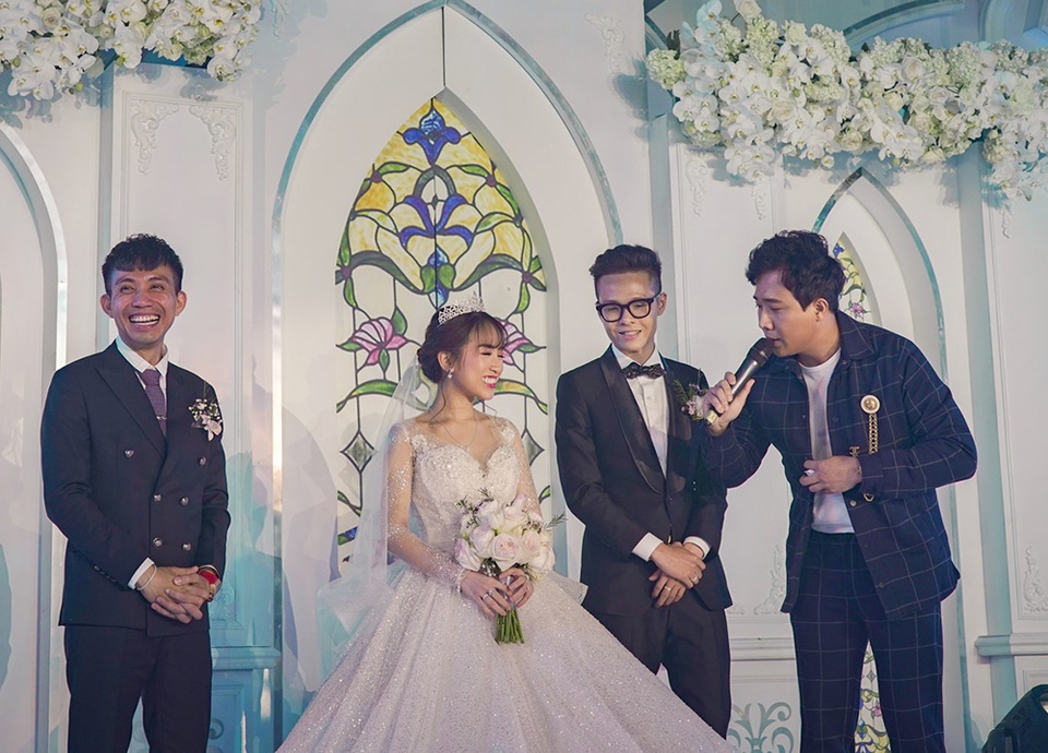 Trấn Thành, Ưng Hoàng Phúc, Tuấn Hưng... hội tụ trong đám cưới con gái Minh Nhựa - 8 Trấn Thành, Ưng Hoàng Phúc, Tuấn Hưng... hội tụ trong đám cưới con gái Minh Nhựa - 8