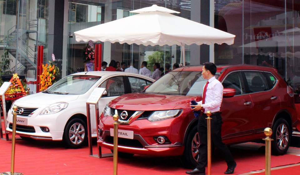 Ô tô tồn kho cực nhiều, đại hạ giá xế hộp từ nay đến Tết - 2